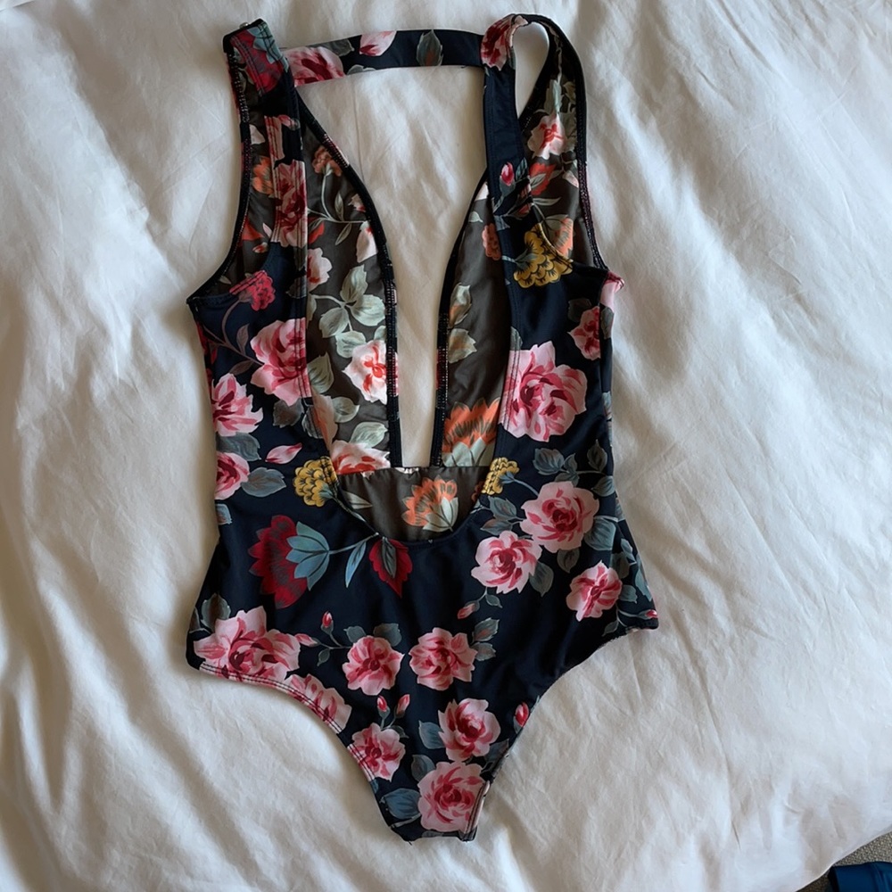 Beach Riot one piece - Picture 2 of 4